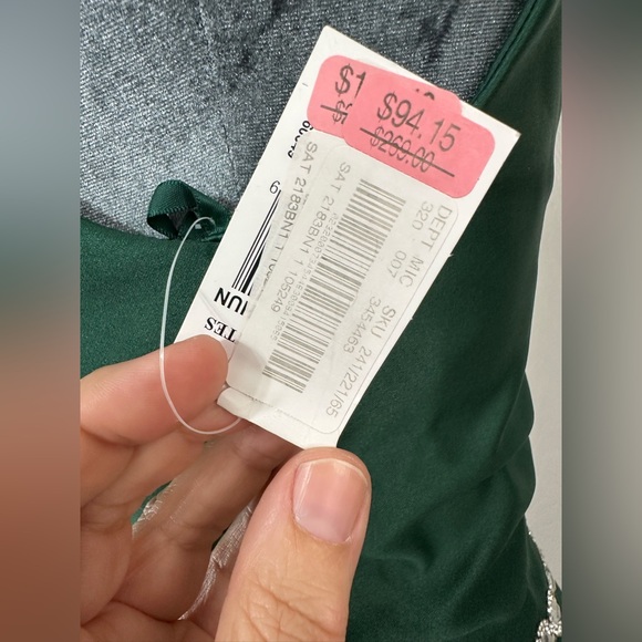 Blondie Nites Emerald Gown w/ Crystal Details size 1 NWT 
Aline Satin Never Worn - Picture 11 of 16